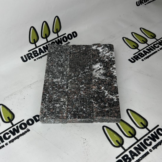 Плитка Амфиболит Рваный Камень 200х50х25мм